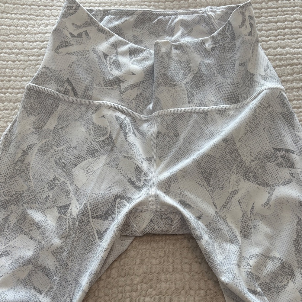 Lululemon White and Gray Patterned Leggings
